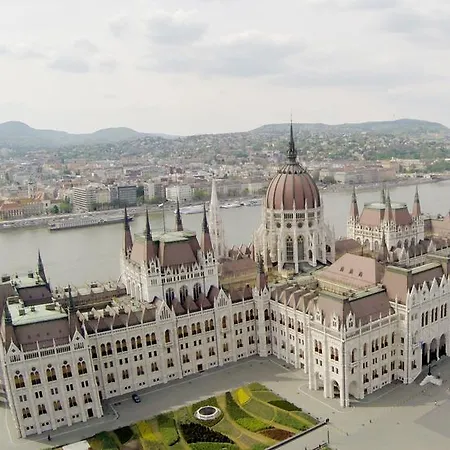 Little Americas Hillside Budapest