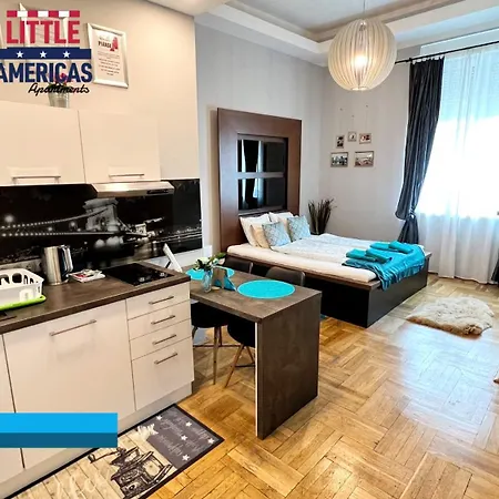 Little Americas Hillside Apartman *
